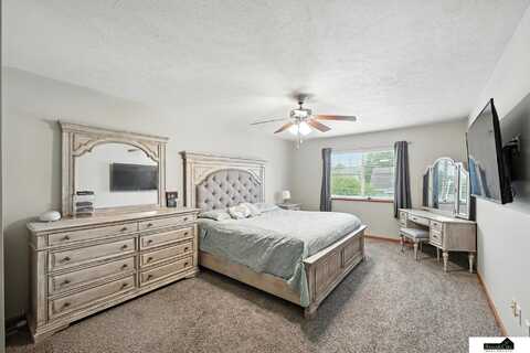 6011 Windhaven Drive, Lincoln, NE 68512