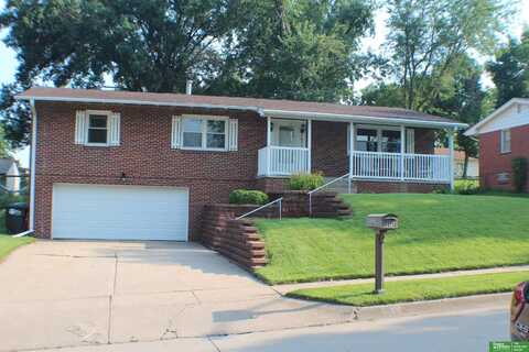 9823 Evans Street, Omaha, NE 68134