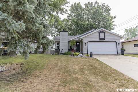 556 Clinton Avenue NW, Walker, MI 49534