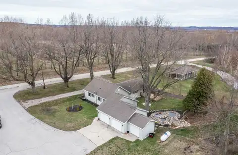 5454 S 68th Avenue, New Era, MI 49446