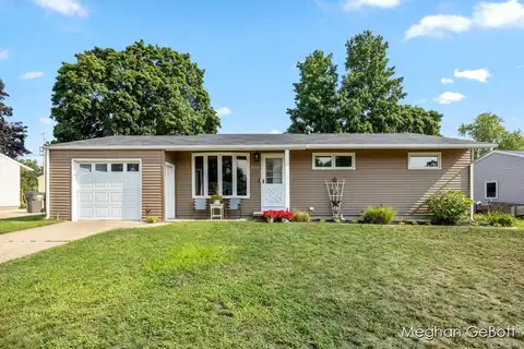 2110 Daylor Drive NE, Grand Rapids, MI 49525