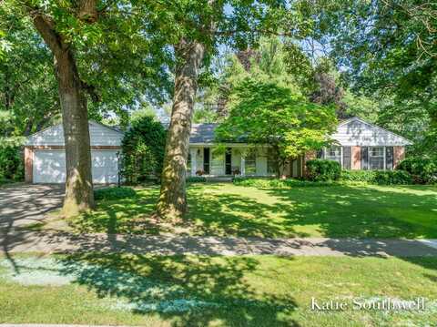 970 Santa Barbara Drive SE, East Grand Rapids, MI 49506