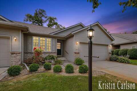 4886 Castle Hills Court NE, Rockford, MI 49341