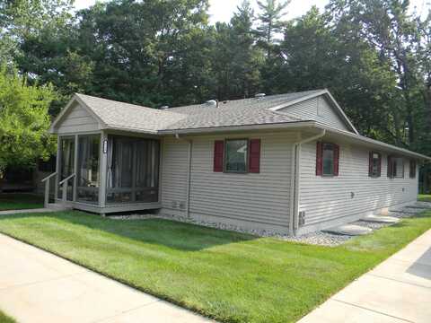 5756 W Brookwood Place, Ludington, MI 49431
