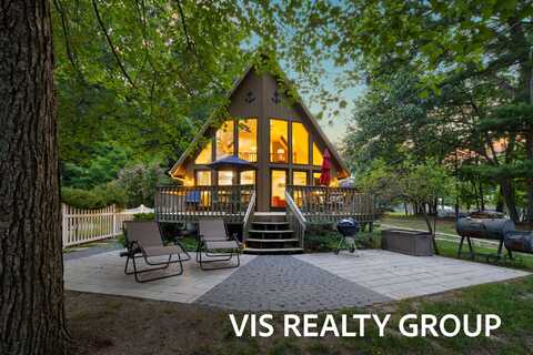 8082 Old Channel Trail, Montague, MI 49437