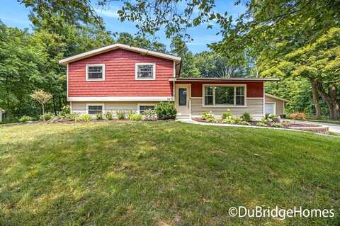 325 14 Mile Road NW, Sparta, MI 49345