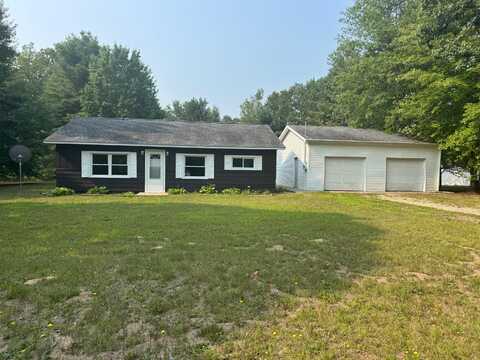 140 E Pierce Drive, White Cloud, MI 49349