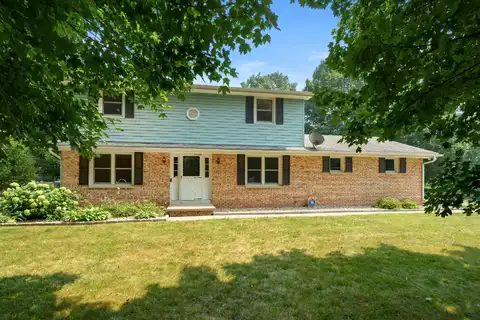 8192 Gull Manor, Richland, MI 49083