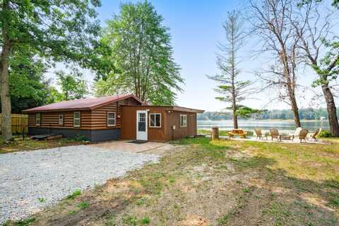 4558 W Unora Drive, Baldwin, MI 49304