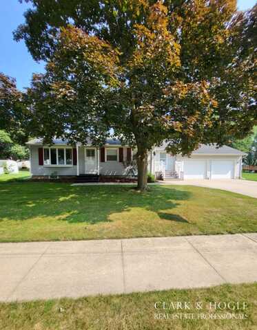 10910 North Drive, Fowler, MI 48835