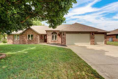 2267 W Arlington Street, Springfield, MO 65810