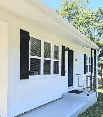 1302 4th Street, West Plains, MO 65775