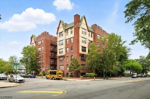 5 Pomona Avenue, Newark, NJ 07112