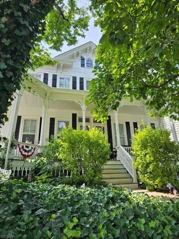 43 Broad St, Flemington, NJ 08822