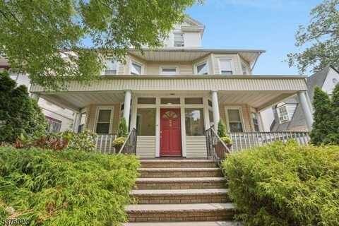 24 Girard Pl, Newark, NJ 07108