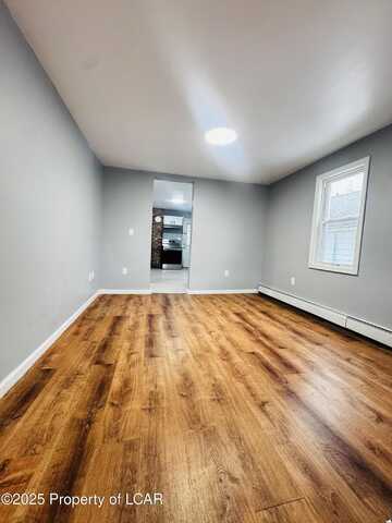628 E Locust Street, Scranton, PA 18505