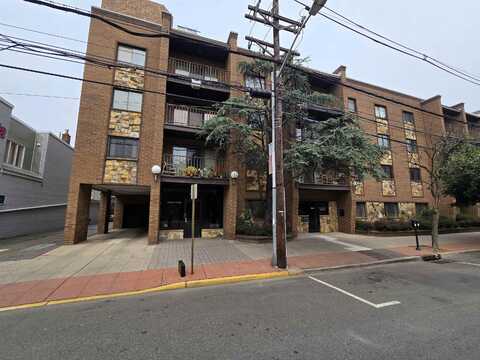 8305 BERGENLINE AVE, North Bergen, NJ 07047