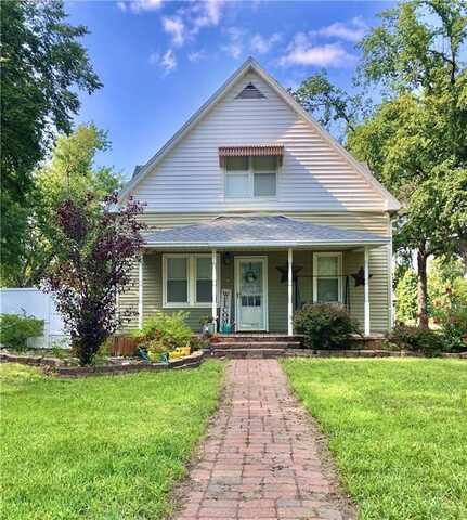 434 Nebraska Avenue, Le Roy, KS 66857