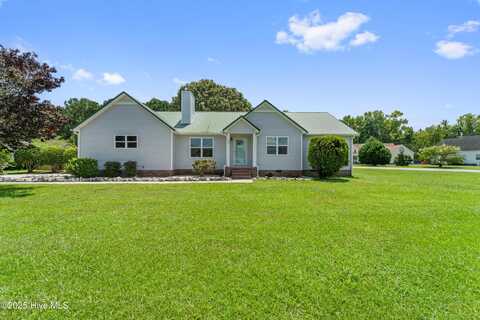 500 Greenfield Place, Sneads Ferry, NC 28460