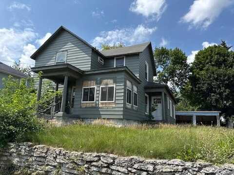 1026 Carl Breeding Way, Jackson, MI 49203