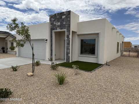 7845 San Eduardo Street, Las Cruces, NM 88012