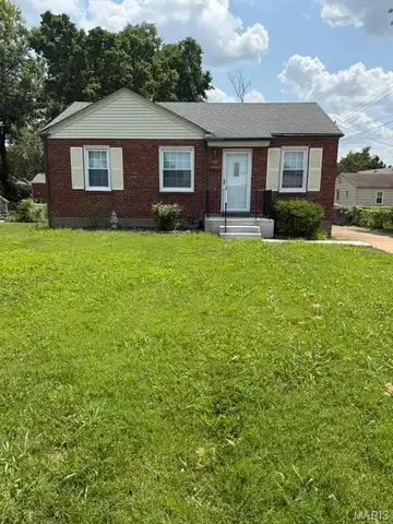 20 Derhake Road, Florissant, MO 63031
