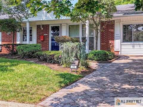 35 Drexel Terrace, Monroe, NJ 08831