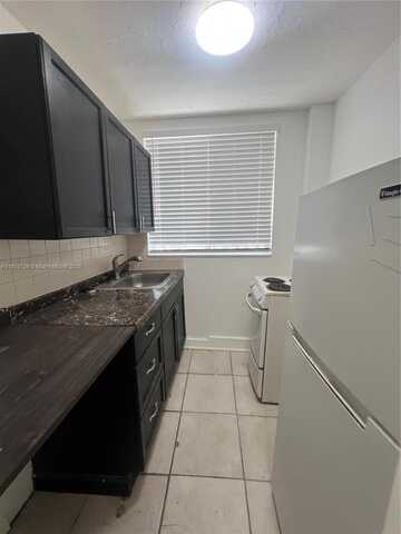 1563 SW 2nd St, Miami, FL 33135