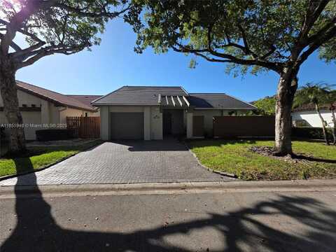 2320 Dover, Weston, FL 33326