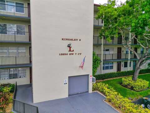 13250 SW 7th Ct, Pembroke Pines, FL 33027