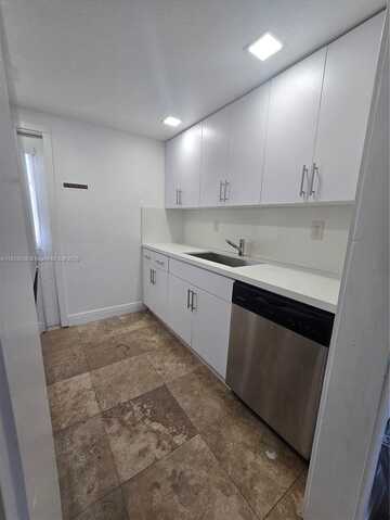 undefined, Hollywood, FL 33020