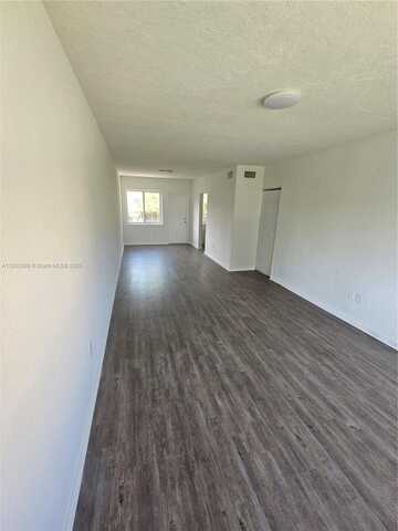 225 NW 84th Ter, Miami, FL 33150