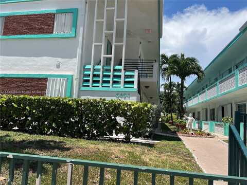 6494 Collins Ave, Miami Beach, FL 33141