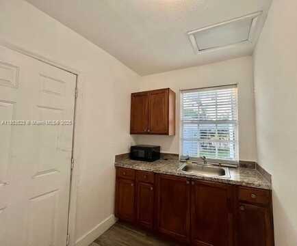1381 NW 56th St, Miami, FL 33142