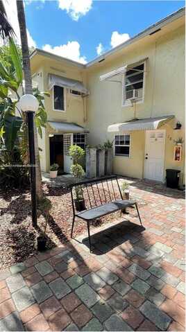 1857 Buchanan St, Hollywood, FL 33020