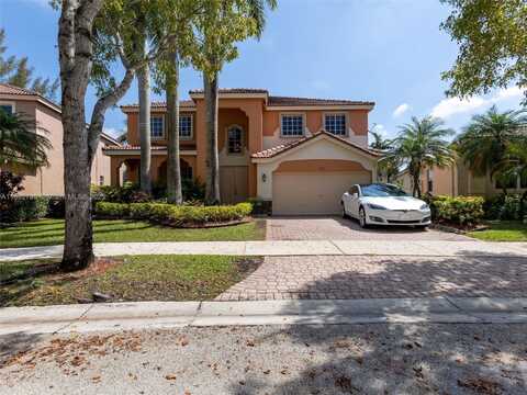 665 Nandina Dr, Weston, FL 33327