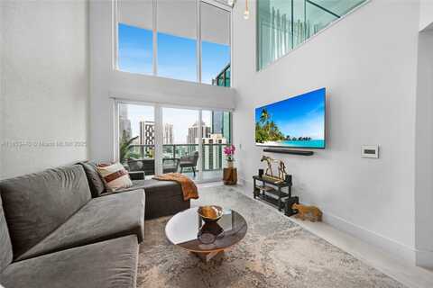 41 SE 5th St, Miami, FL 33131