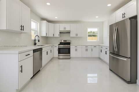 2840 NW 171st St, Miami Gardens, FL 33056