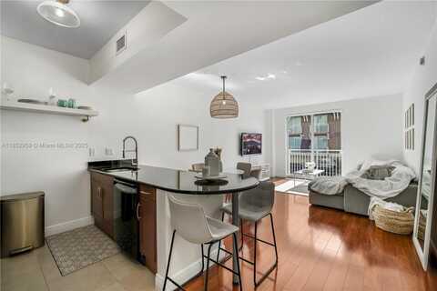 7290 SW 90th St, Miami, FL 33156