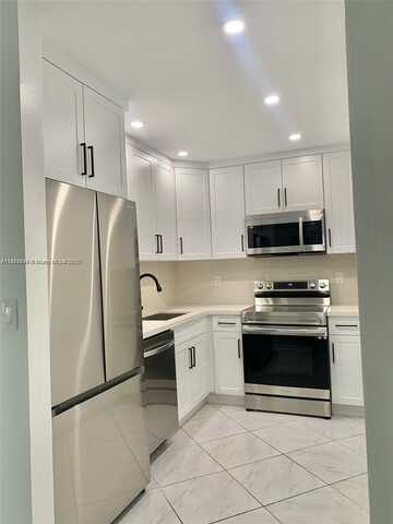 4855 NW 7th St, Miami, FL 33126