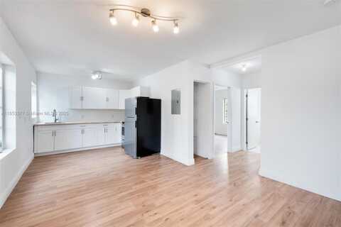 410 76th St, Miami Beach, FL 33141