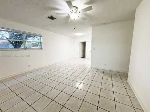 560 SW 50th Ter, Margate, FL 33068