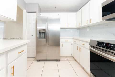 452 SW 2nd St, Miami, FL 33130