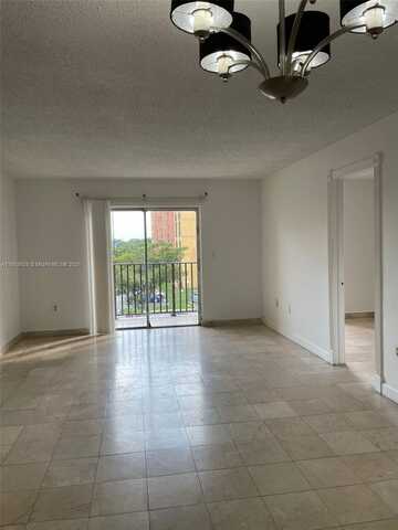 4721 NW 7th St, Miami, FL 33126