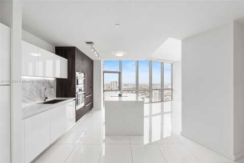851 NE 1st Ave, Miami, FL 33132