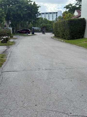 9723 NW 4th Ln, Miami, FL 33172