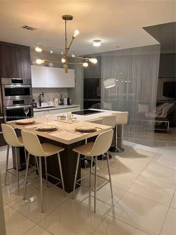 851 NE 1st Ave, Miami, FL 33132