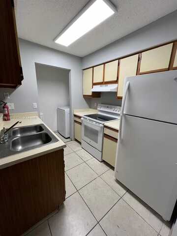 1261 SW 46th Ave, Pompano Beach, FL 33069