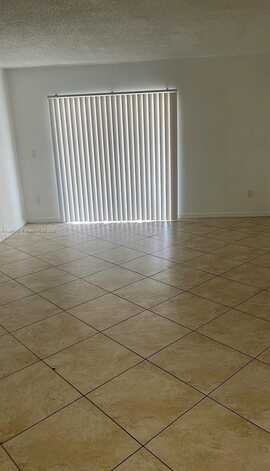 18880 NW 57th Ave, Hialeah, FL 33015