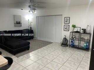 10379 N Kendall Dr, Miami, FL 33176
